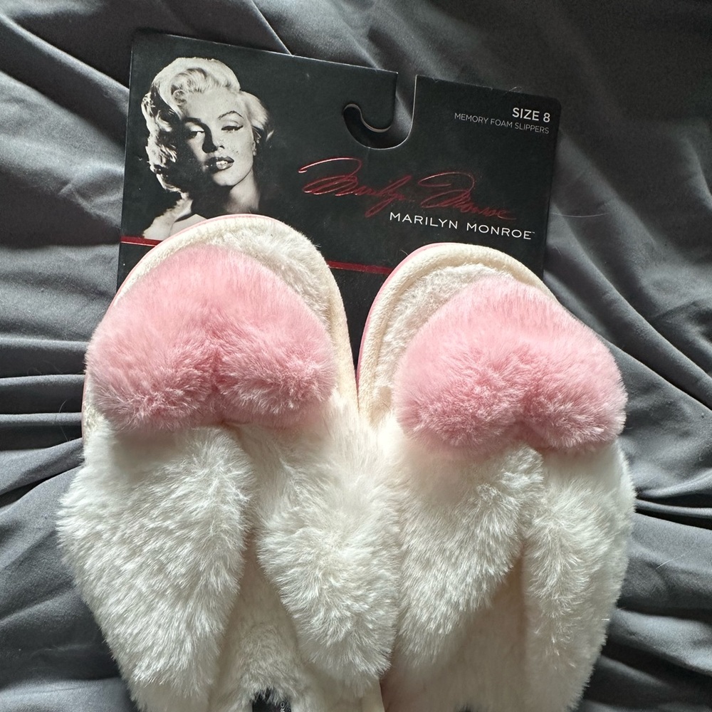 Brand new Marilyn Monroe slippers
